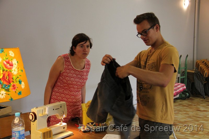 IMG_0002.JPG - eigenlijk wou ik vragen om van deze korte broek terug een lange te maken