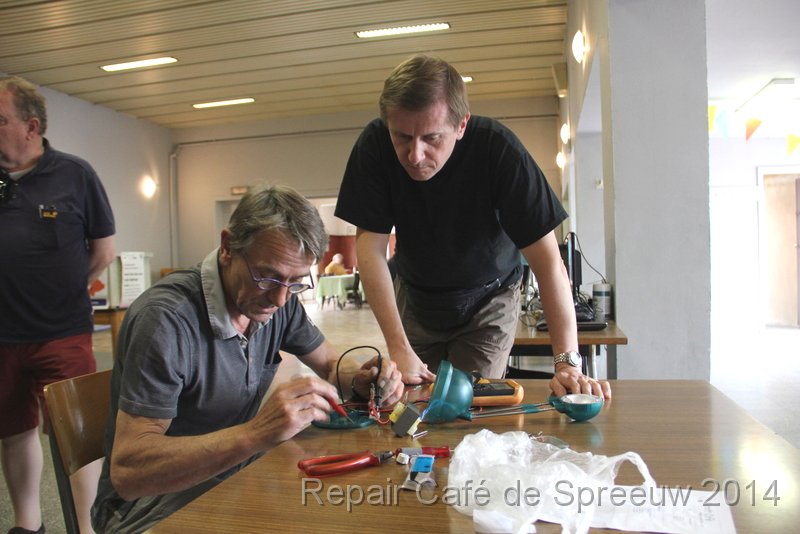 IMG_0004.JPG - t'is godgeklaagd al die hallogeen of ledlicht toestanden