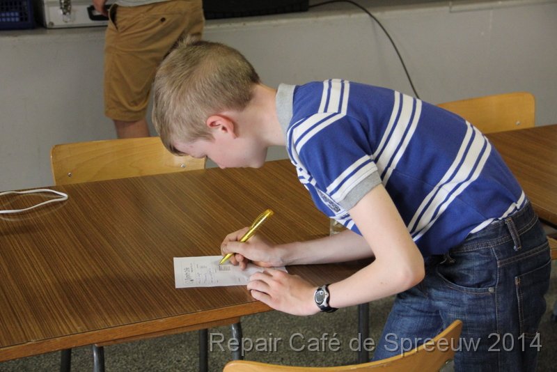 IMG_9938.JPG - repareerders en administratie! ik zal het zelf wel allemaal invullen!