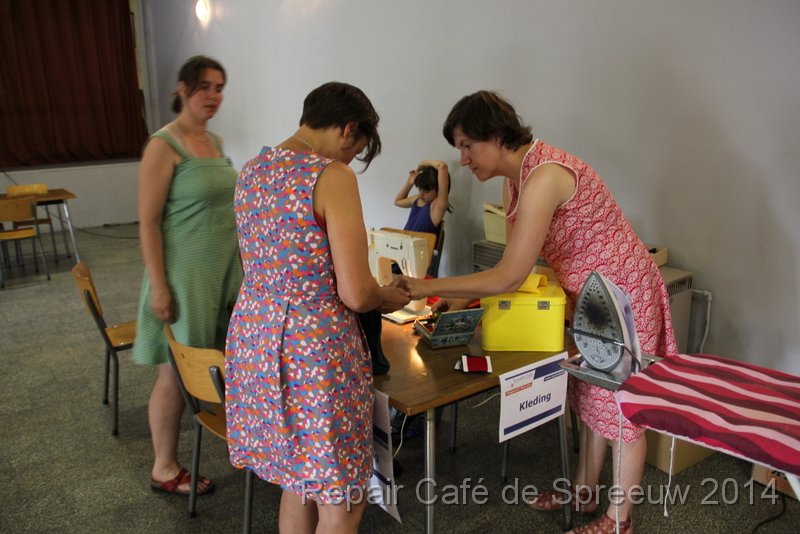 IMG_9949.JPG - ik heb twee plooikes vanachter, maar ik wil er nu ook twee vanvoor... kan dat?