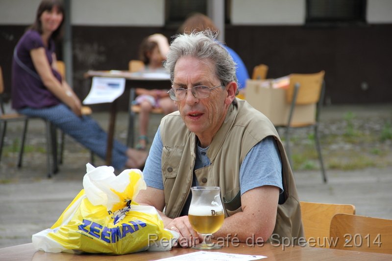 IMG_9983.JPG - geloof het of niet, maar we hadden ook een zeeman op bezoek, die zijn schip wou laten repareren