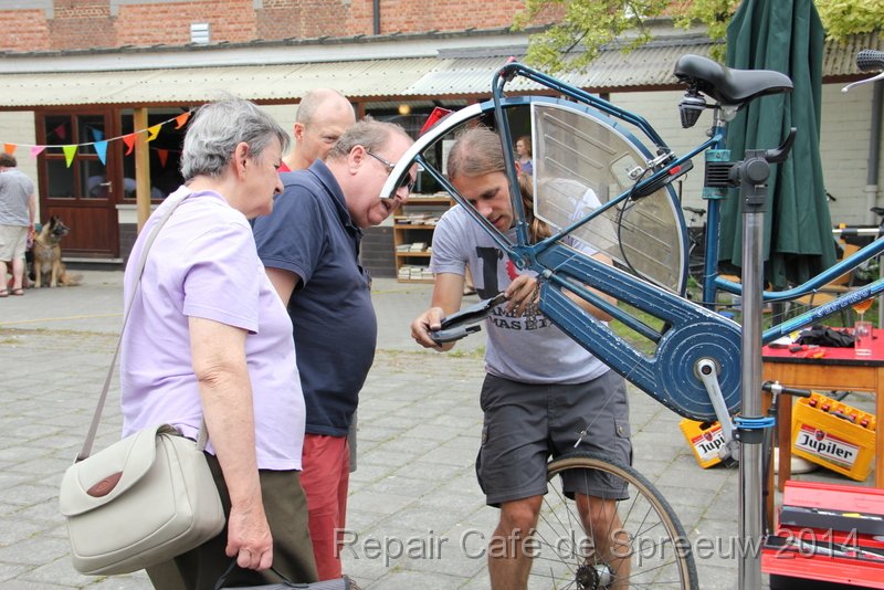 IMG_9984.JPG - uiteraard kreeg iedereen uitleg over zijn/haar probleem