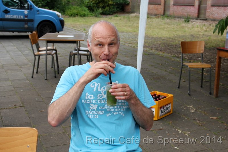 IMG_9986.JPG - lurkend van een hemels lekkere spreeuw-mojito...