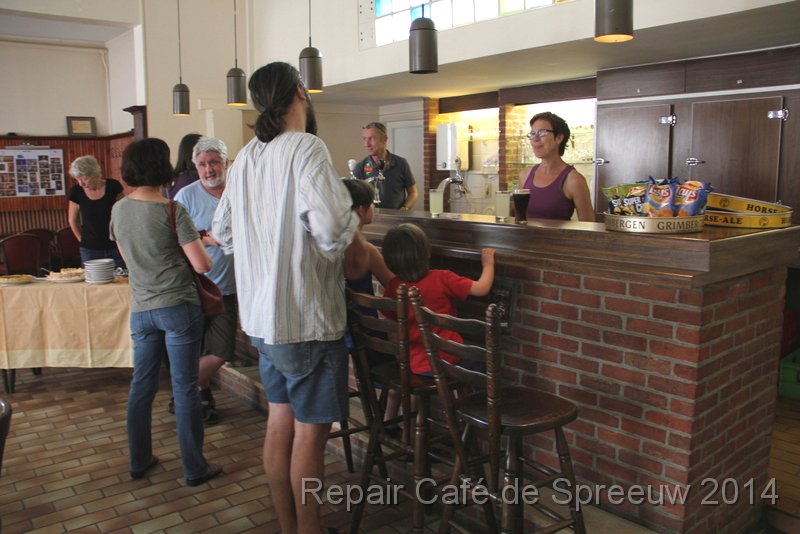 IMG_9990.JPG - is er nog iets anders te drinken dat jullie spreeuwen-mojito?