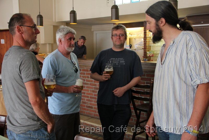 IMG_9995.JPG - in mijnen tijd zongen ze van drie koningen, nu is het blijkbaar van drie duvelen!