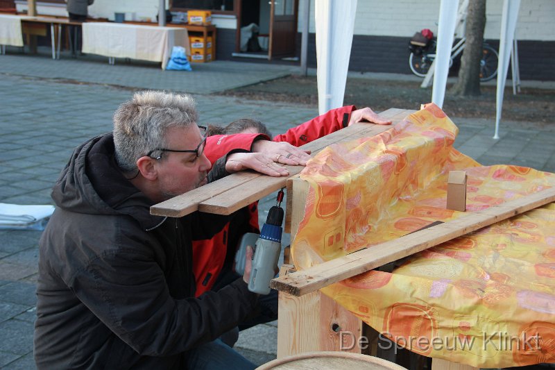 IMG_5665.JPG - de bar moet stevig ineen worden gevezen