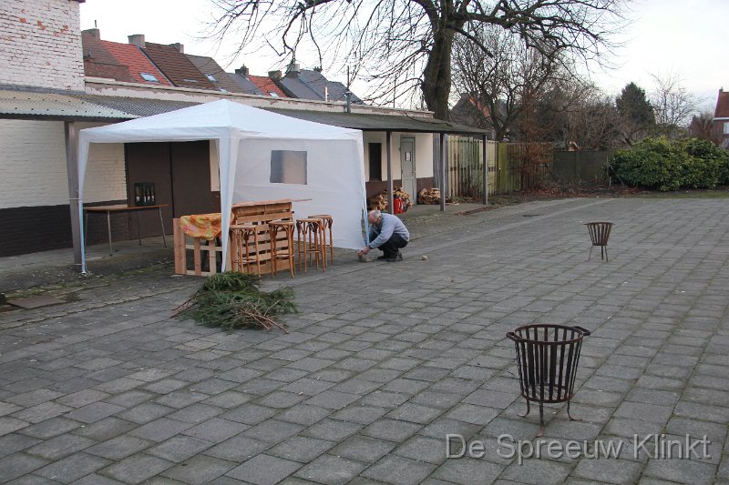 IMG_5673.JPG - wat is die daar aan het foefelen?