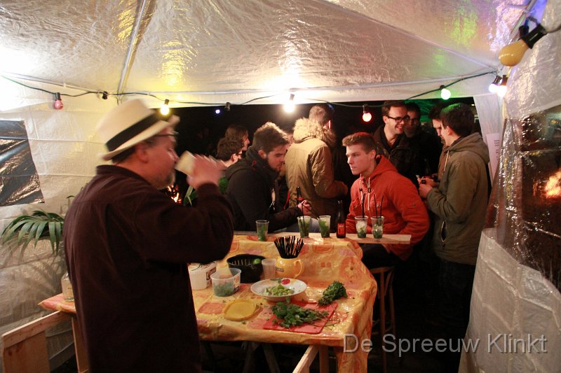 IMG_5788.JPG - na ga ik er zelf eens van drinken