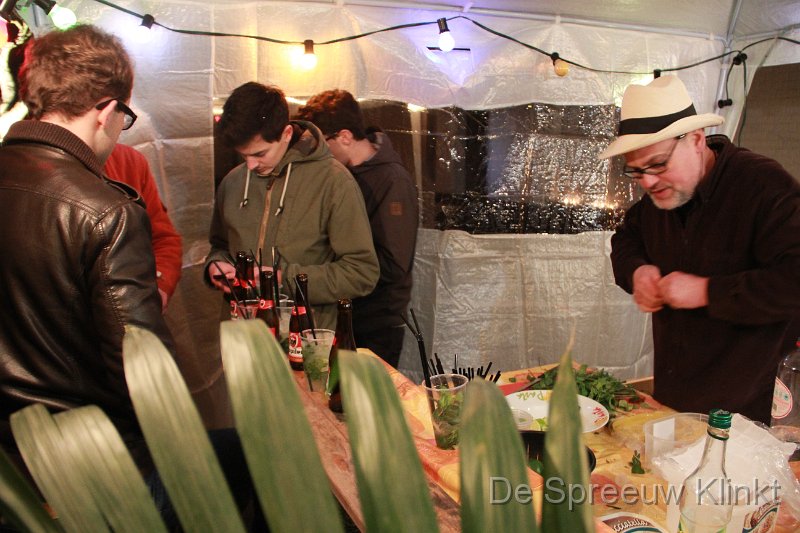 IMG_5803.JPG - ook hier worden de laatste centen en de laatste mojito's verdeeld