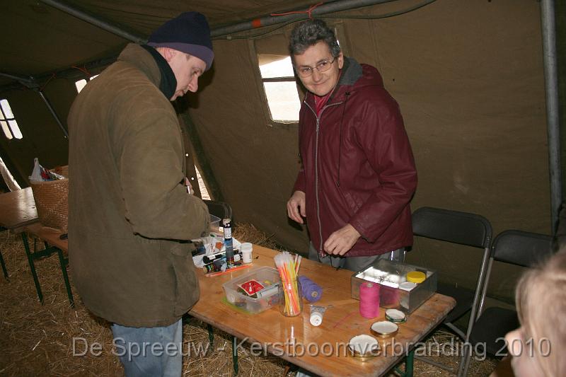 IMG_3287.JPG - nog even controleren of alle knutselspulletjes er waren