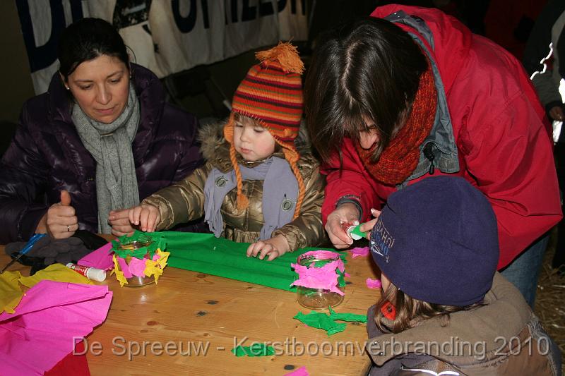IMG_3314.JPG - de mama stak haar duim omhoog bij de creativiteit van haar spruit.