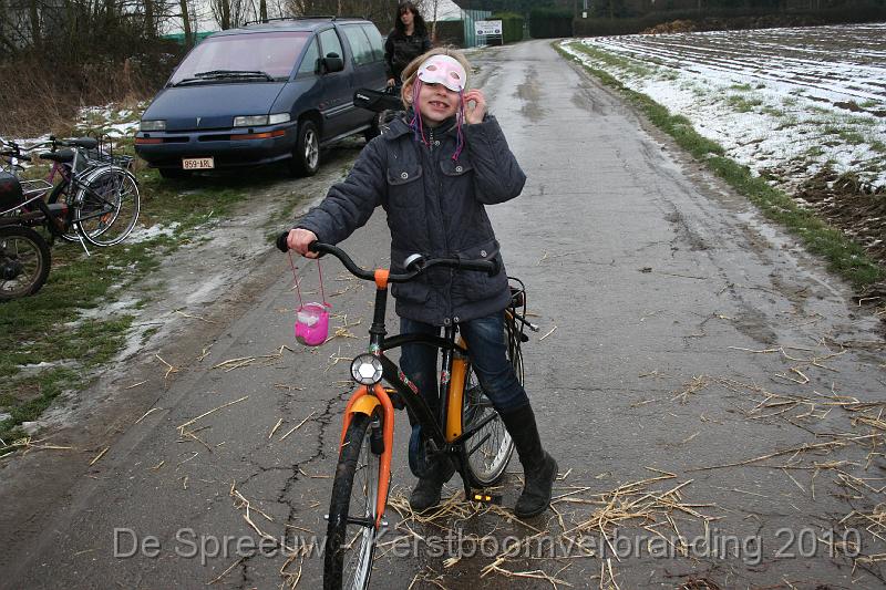 IMG_3327.JPG - en nu vlug naar huis wat gaan eten en dan naar de stoet...