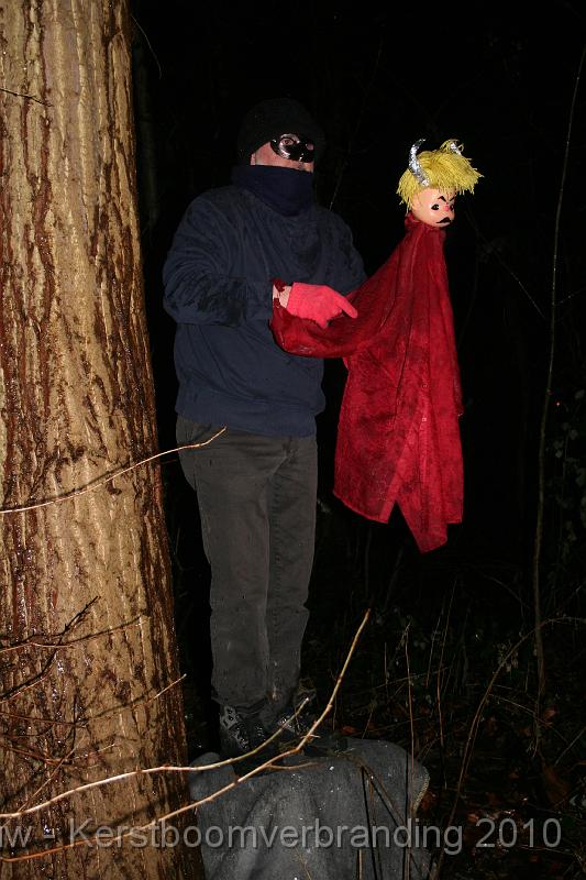 IMG_3365.JPG - De nekker, die ons de schrik van ons leven en de daver op ons lijf bezorgde, schreeuwde: ik zet hier honderden huizen....