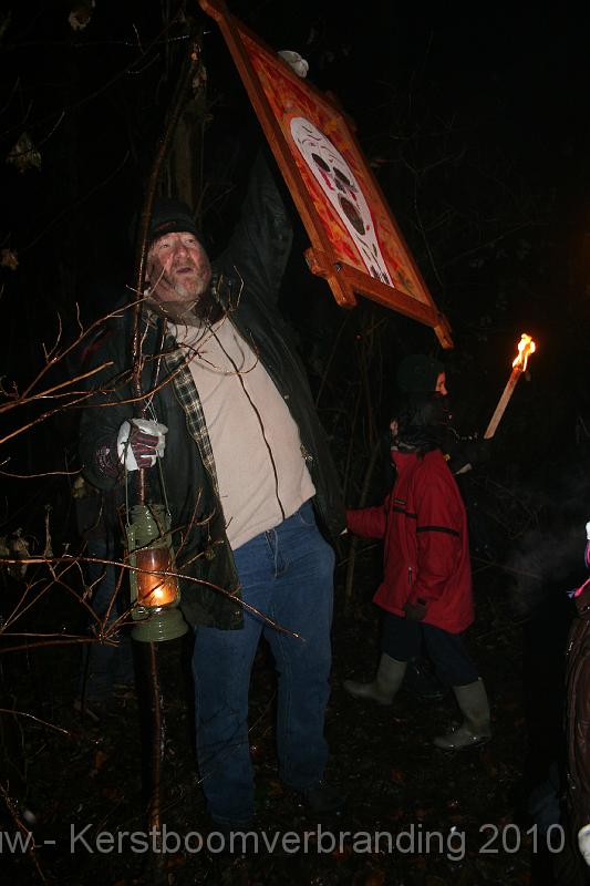 IMG_3373.JPG - op de brandstapel ermee....op de brandstapel ermee....en zo verdween de stoet naar het grootste vuur ter wereld en de Spreeuwenhoek erbij...