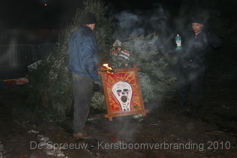 IMG_3378.JPG - de gevangen nekker werd tegen de brandstapel gezet