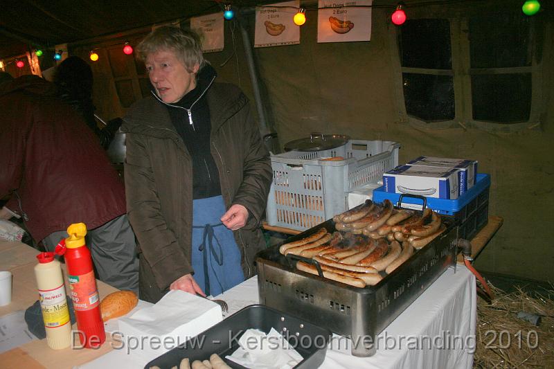 IMG_3393.JPG - allée mannekes, de worsten zijn klaar...