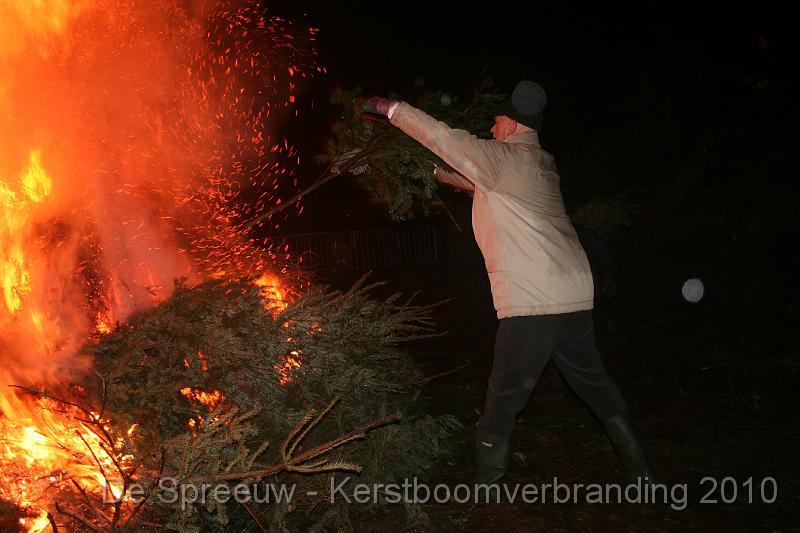 IMG_3418.JPG - als die mannen smijten dan brand er wat...