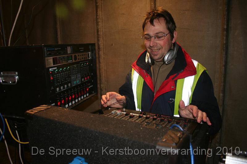 IMG_3432.JPG - en wie kent onze wereldberoemde discjockey niet?