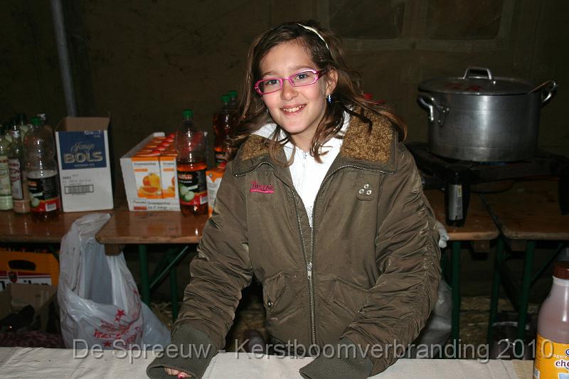 IMG_3470.JPG - voorlopig ziet zij het leven nog door een roze bril