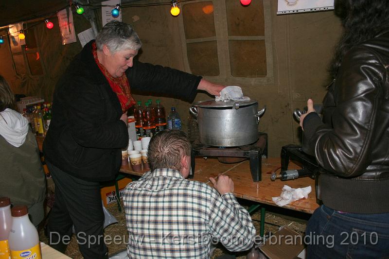 IMG_3473.JPG - zong de dirigent het vuur uit.