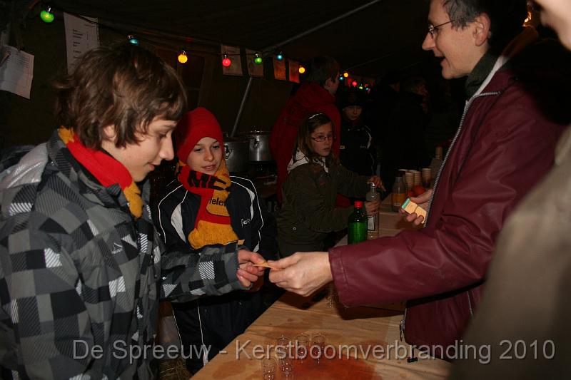 IMG_3477.JPG - ook de jongste medewerkertjes kregen een drankbonnetje