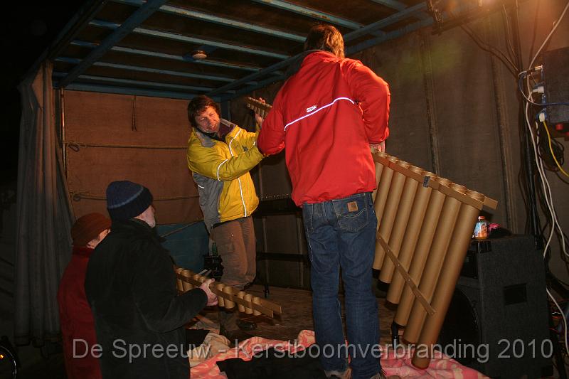 IMG_3492.JPG - opbouw van de marimba