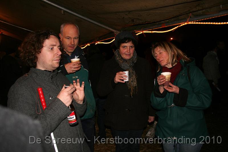 IMG_3535.JPG - Harry met één van de laatste pintjes van Inbev