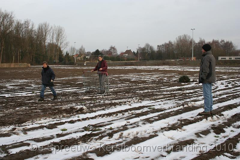 IMG_3228.JPG - ook de vuurhaard moet afgestapt en gemeten worden