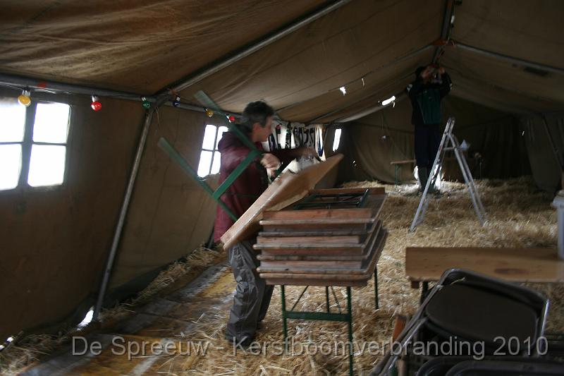 IMG_3273.JPG - laten we maar alvast wat tafeltjes zetten