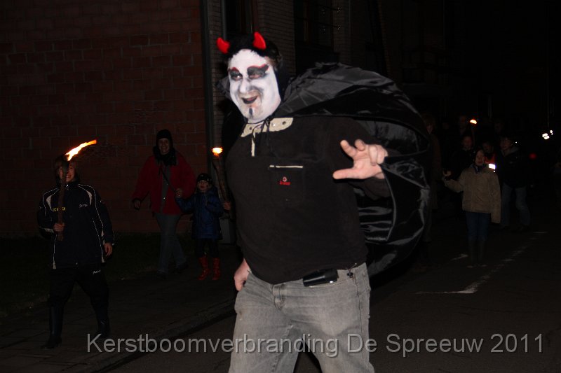 IMG_0298.JPG - en daar had deze goedgeluimde duivel ook vrêe goesting in, zo te zien