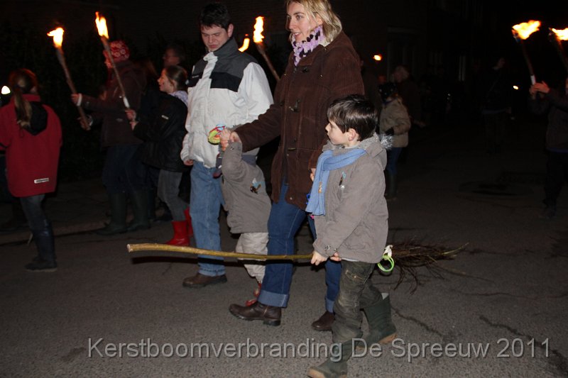 IMG_0303.JPG - die heeft zijn wapens wel bij