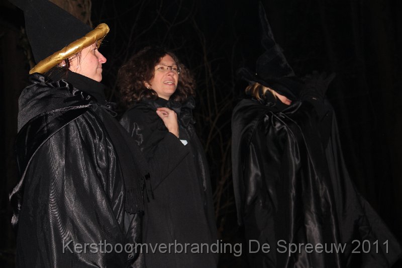 IMG_0312.JPG - die blijkbaar allemaal smoorverliefd op één en dezelfde duivel waren...