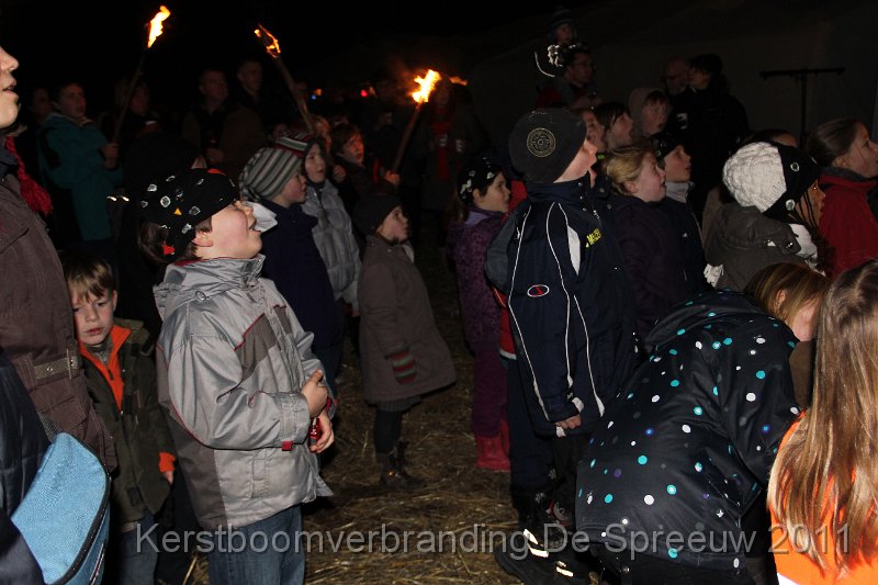 IMG_0373.JPG - eerst trollen, dan heksen en een duivel en nu nog ene die kan toveren, de avond kon niet meer stuk