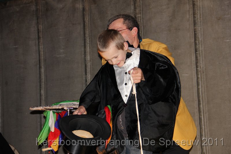 IMG_0400.JPG - weeral bedankt voor het applaus