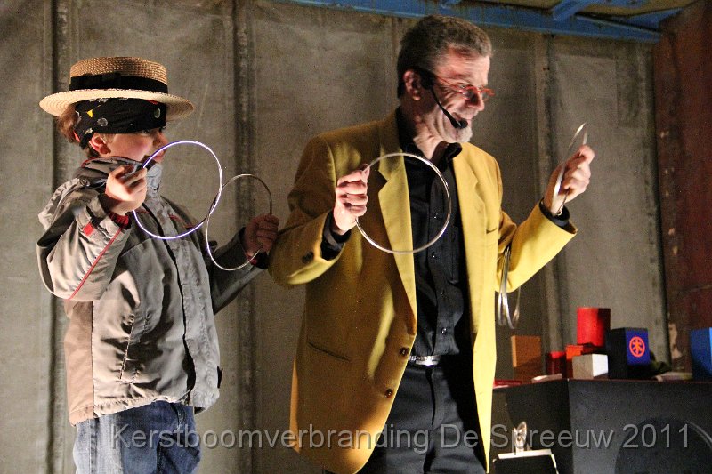 IMG_0460.JPG - enkel met hoed worden de ringen in of uiteen getoverd!