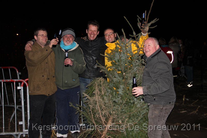 IMG_0594.JPG - de boomgooiers met een laatste relikwie