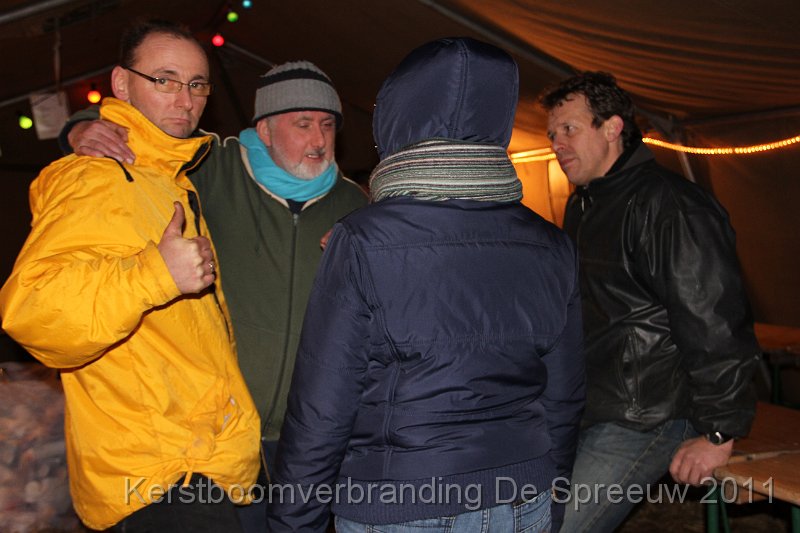 IMG_0628.JPG - t'is weer een prachtige kerstboomverbranding geweest, niet?