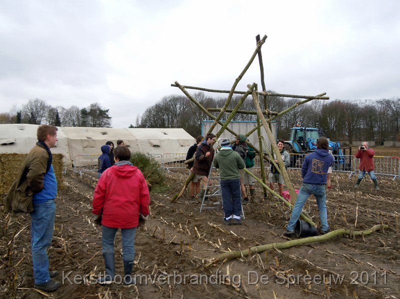 DSCN2071.JPG - waw, dat wordt een serieus gevaarte...zelfs de fotograaf stond er met knikkende knietjes bij...