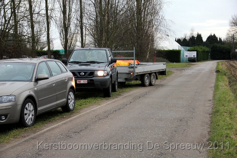 IMG_0016.JPG - de tentmannen kwamen stipt op tijd