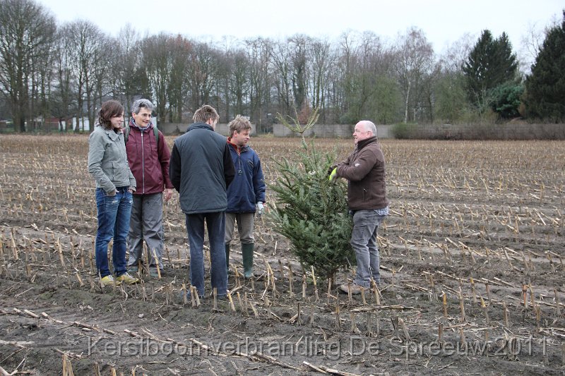 IMG_0020.JPG - als we hier nu eens het vuur installeren