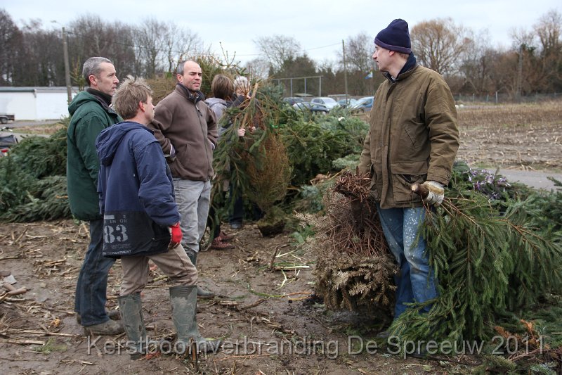 IMG_0074.JPG - enige discussie bij het tellen van de bomen
