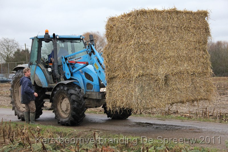 IMG_0081.JPG - om strootjetrek te spelen moet ge natuurlijk een weinig stro hebben...