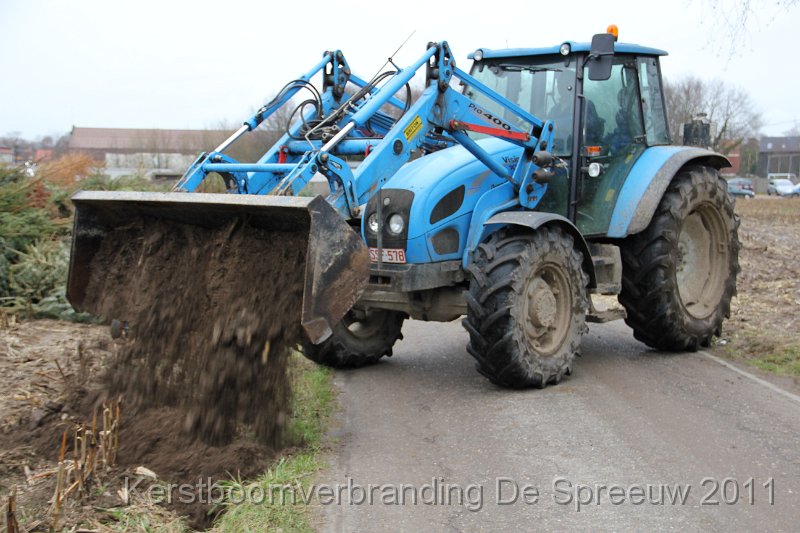 IMG_0126.JPG - effe gauw dat grachtje toegooien