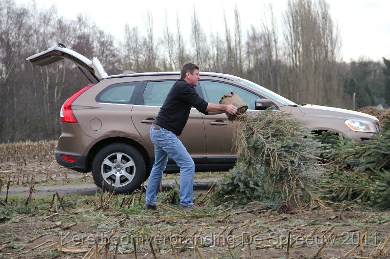 IMG_0151.JPG - sorry, ik heb weinig tjd, vlug dien boom eruit...