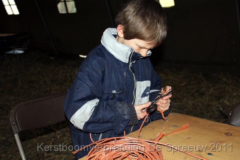 IMG_0156.JPG - heel secuur werkje, alle draadjes ontrafelen