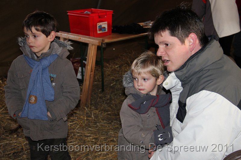 IMG_0174.JPG - en wat wil jij doen? bezemsteel, lampionnetje, heksensjaaltje...?