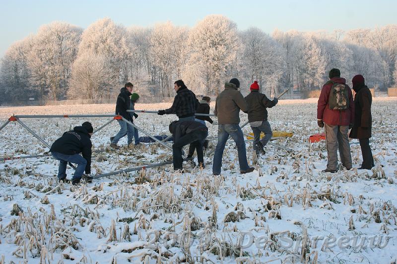 IMG_6771.JPG - Jongens, nu waren die snaken van de Giro wel degelijk vroeg uit de veren om hun tentje op te trekken...