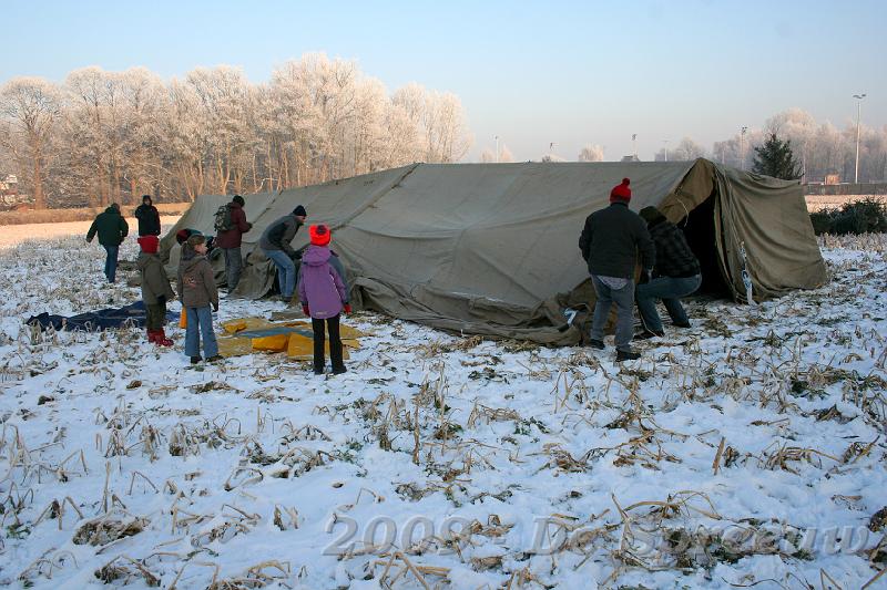 IMG_6807.JPG - en enkele controleurs controleren of de andere kant ook wel in orde komt
