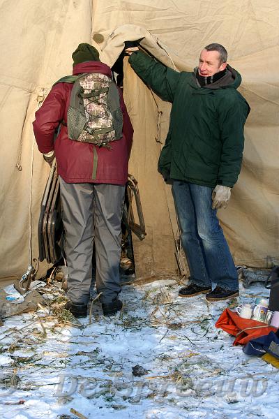 IMG_6865.JPG - en de stoelen niet vergeten, en kijk ik hou de deur open met 1 hand, de andere is bevroren