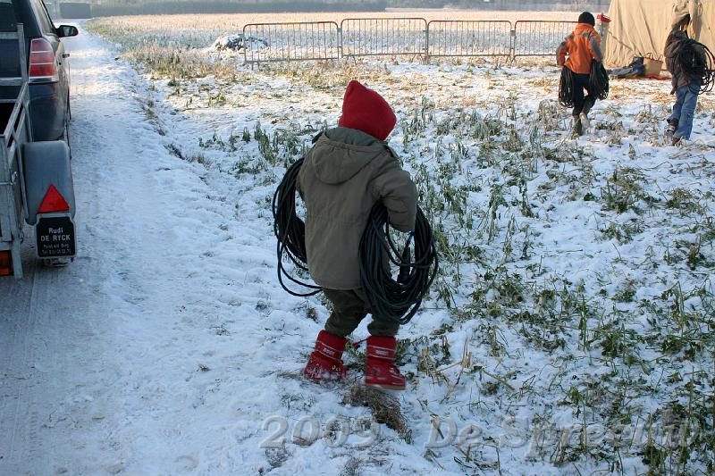 IMG_6873.JPG - die kunnen niet snel genoeg zijn, die zitten nog vol witte energie